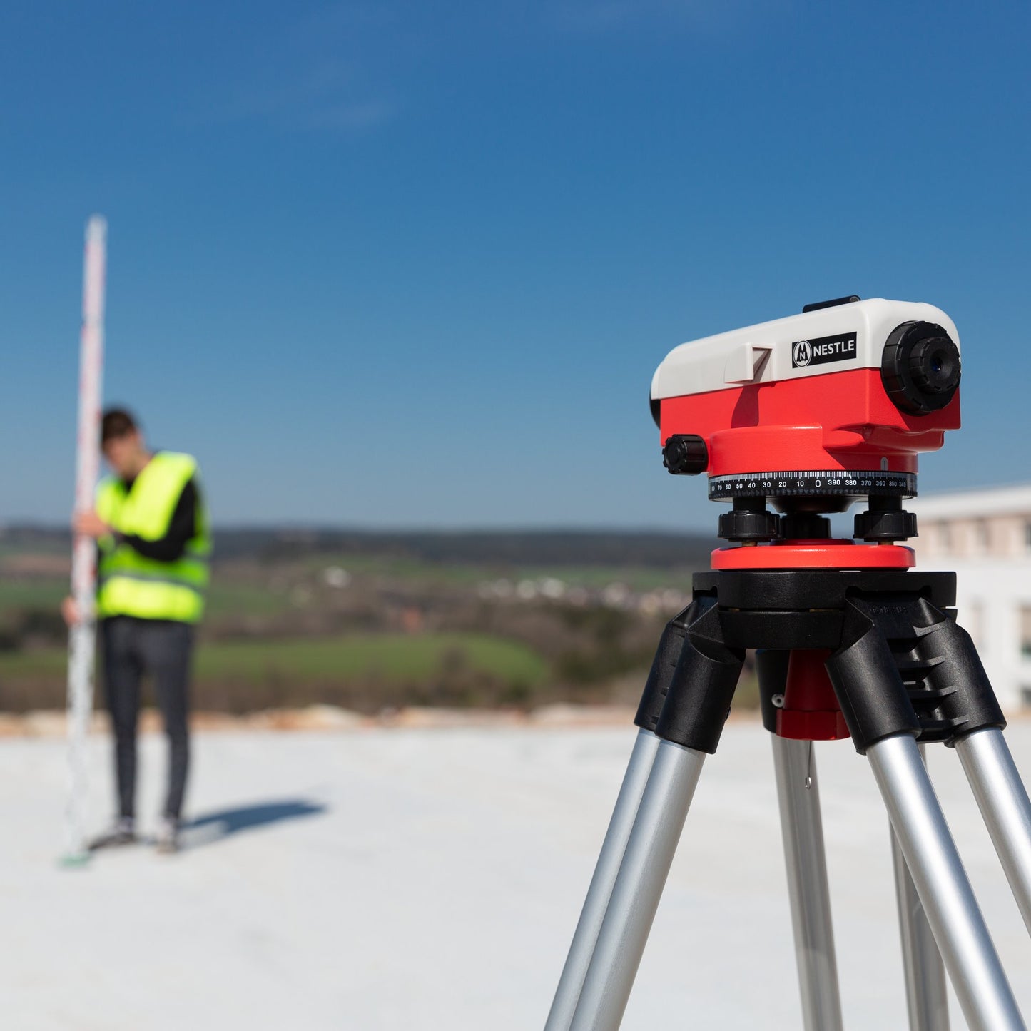 NESTLE Nivellierset NAL 24, bestehend aus Nivellier, Stativ + Latte