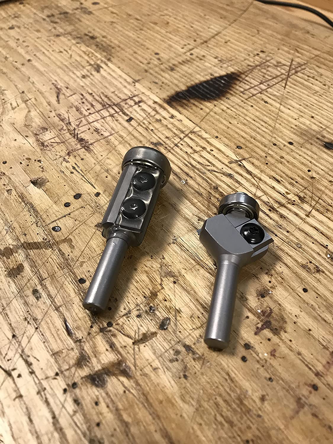 Fasefräser mit Kugellager und Wendemesser aus Hartmetall, Rechtslauf, Schneide 2, Winkel 45°, Arbeitslänge 6,5 mm, Gesamtlänge 60 mm, Schaft 8 x 30 mm, Ø 29 mm optional Ersatzwendemesser 12x12x1,5°