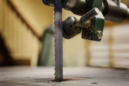 Bandsägeblatt Flexback mit gehärteten Zahnspitzen | 1783 x 10 x 0,6 mm 4 Zähne pro Zoll | Geeignet für alle Holzarten | Hohe Standzeit, flexibles Sägeband, Räumerverzahnung | Made in Germany