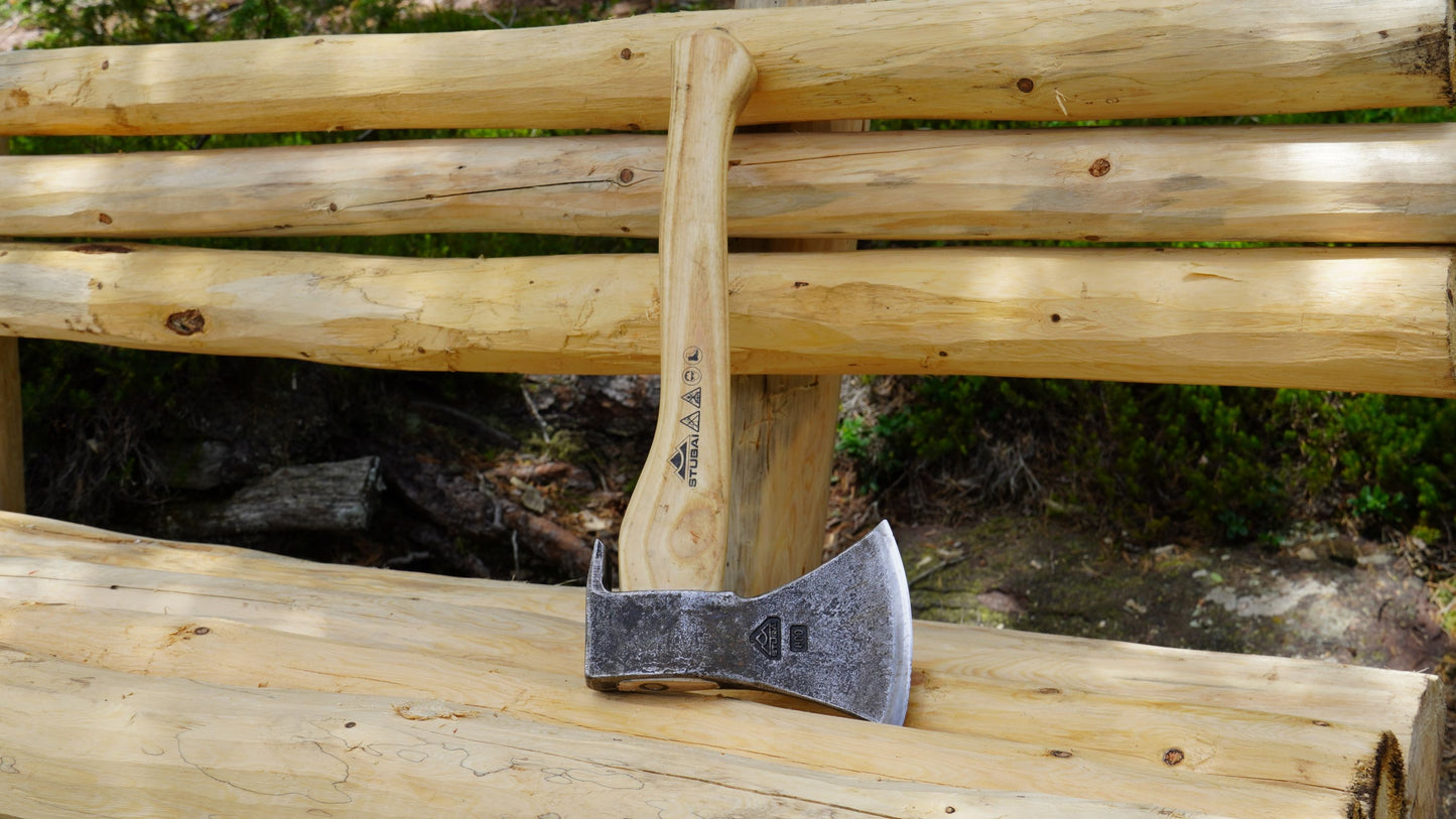 STUBAI Handbeil Nature 800 g | Eschenstiel 380 mm | kleines Forstbeil zum Hacken & Spalten | mit Nagelzieher | geschmiedeter Axtkopf, polierte Schneide | Bushcraft, Camping, Waldarbeit | Made in Austria