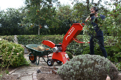 Häcksler 600 | kompakter Gartenhäcksler mit Rotorschreddersystem, Loncin G200F Motor 6 PS (4,4 kW), max. Aststärke 5 cm, klappbar & fahrbar mit 26 cm Luftreifen, Profiqualität für Garten & Hof