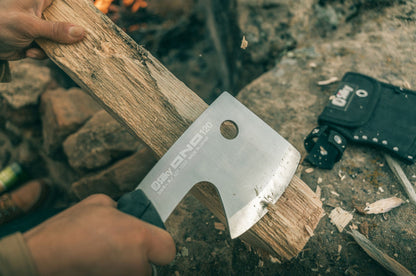 Ono Axt – Japanische Camping-Axt mit ergonomischem Antirutschgriff & 18 cm Blatt aus Spezialstahl | Ideal für Äste & Outdoor | Inkl. Hülle mit Gürtelschlaufe & Aufhängeöse | Austauschbares Blatt
