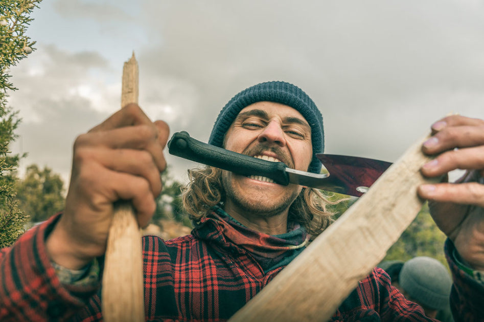 Ono Axt – Japanische Camping-Axt mit ergonomischem Antirutschgriff & 18 cm Blatt aus Spezialstahl | Ideal für Äste & Outdoor | Inkl. Hülle mit Gürtelschlaufe & Aufhängeöse | Austauschbares Blatt