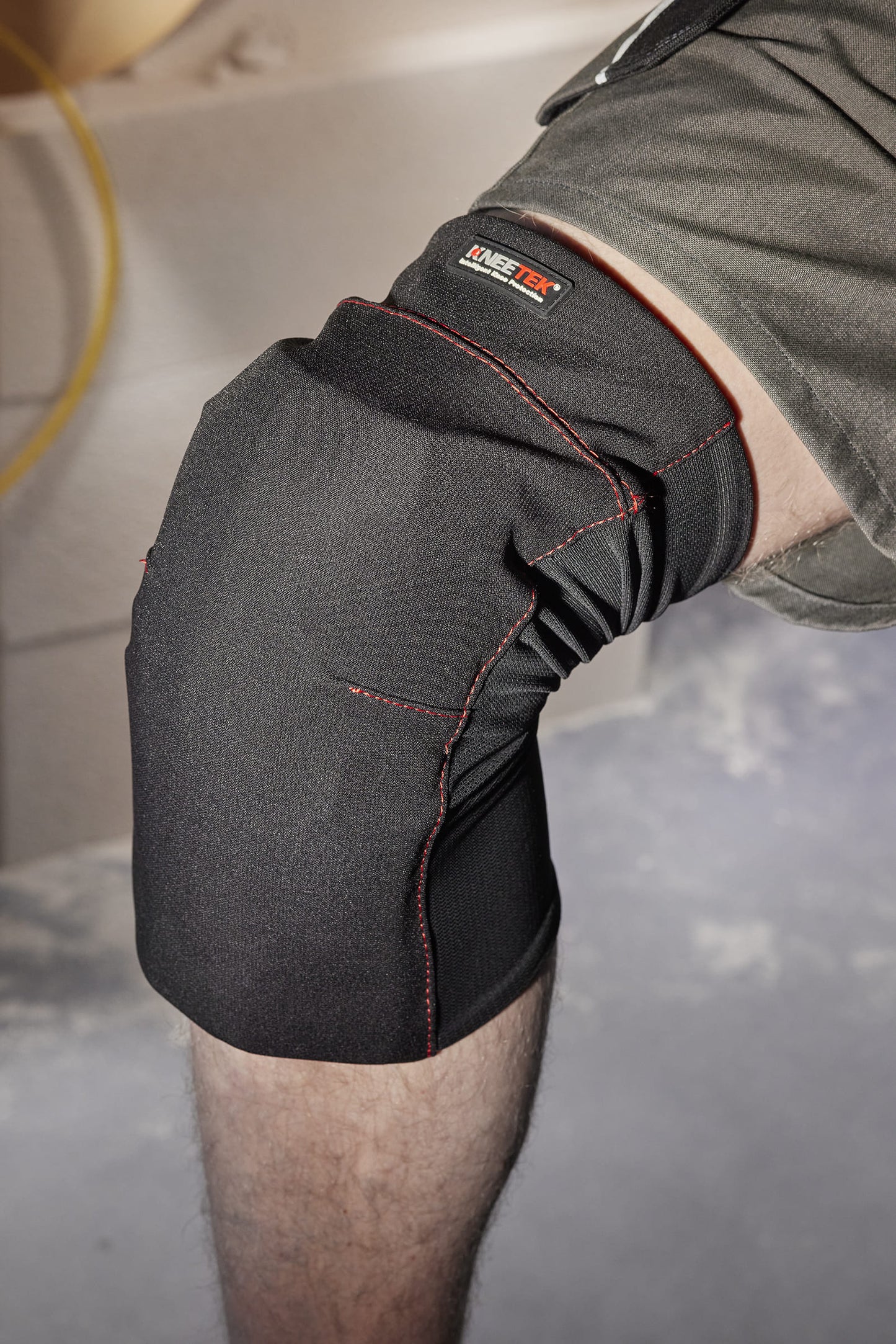 KNEETEK Knieschoner PROTEK SlideOn | 1 Paar | Größe M | optimaler Knieschutz beim Tragen von kurzen Hosen | Knieschützer geeignet für Bau, im Sanitärbereich oder im Küchenbau
