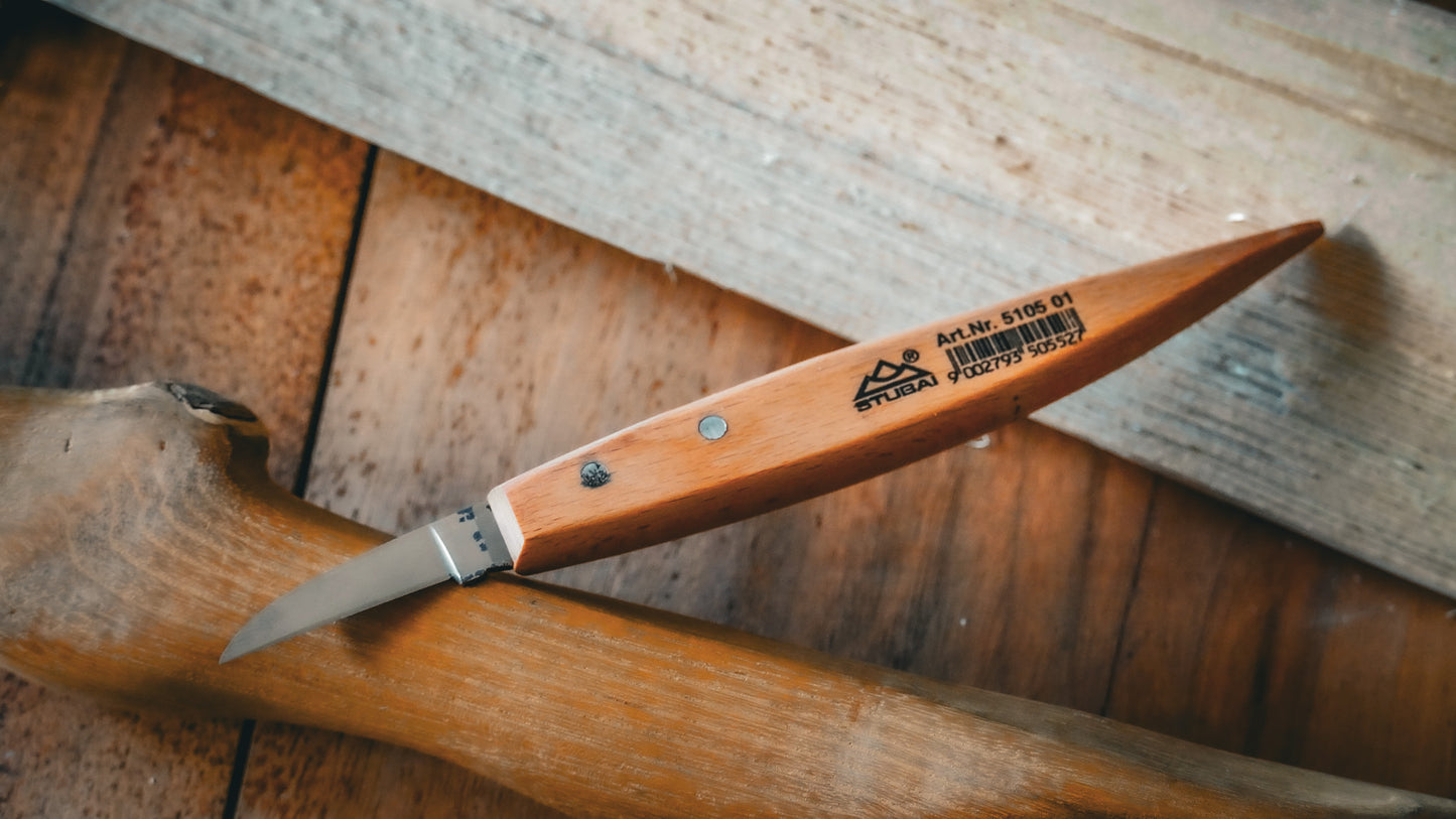 STUBAI Kerbschnitzmesser Satz 8-tlg. | mit vorgeschliffenen Messern (gerade, schräg, gebogen, zweischneidig) | Holzgriffe, Rolltasche | Profi Schnitzwerkzeug für Figuren, Reliefs & feine Holzarbeiten