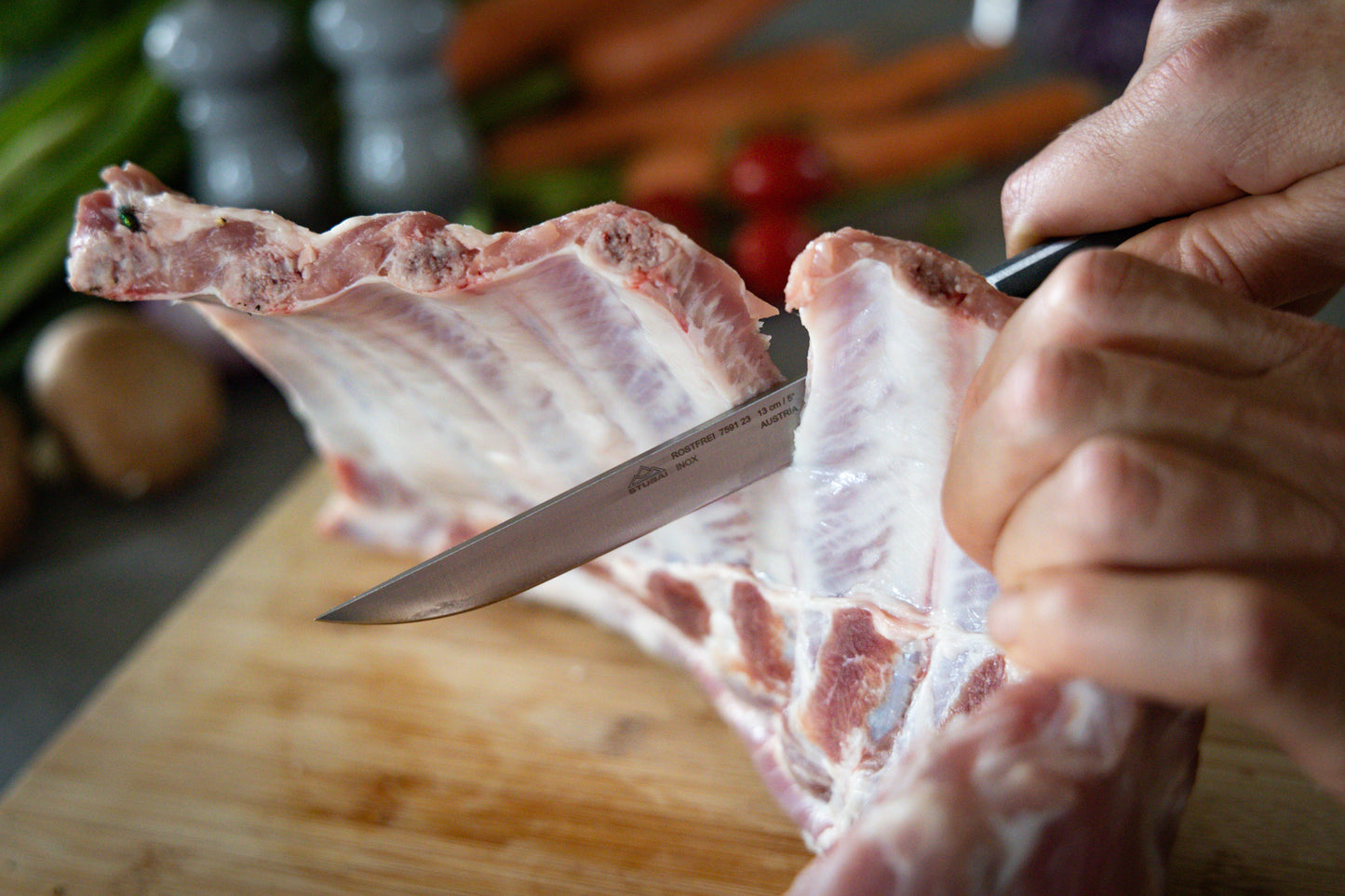 STUBAI Ausbeinmesser 120 mm aus rostfreiem Edelstahl mit Holzgriff, Profi Küchenmesser zum Ausbeinen von Fleisch, Geflügel und Wild, scharfe Klinge für präzise Schneidarbeiten zuhause!