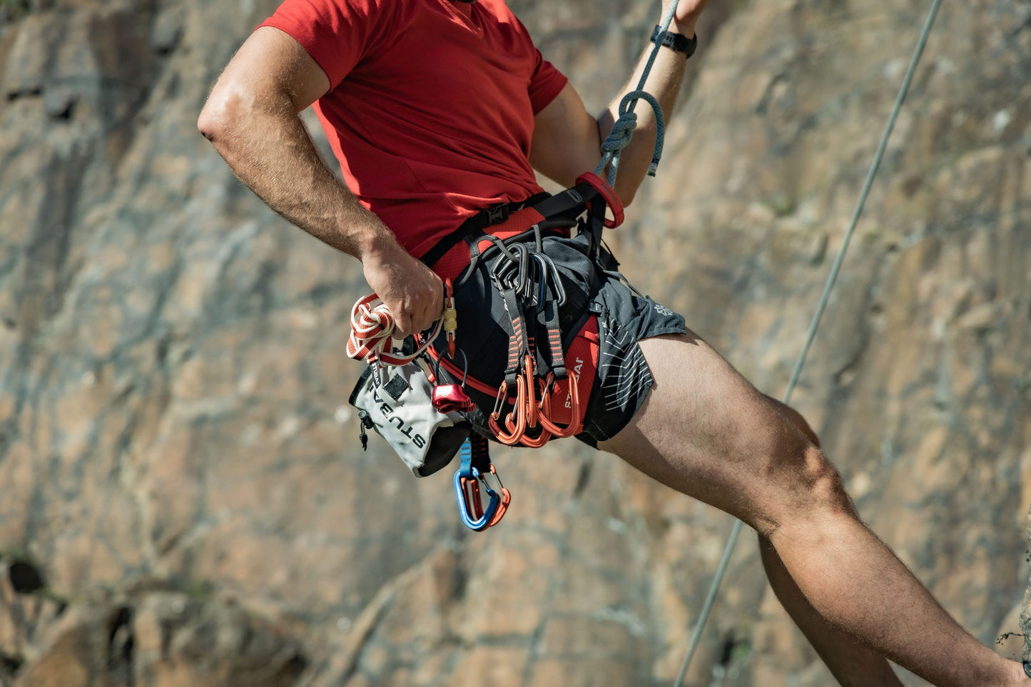 STUBAI TRIPLE Klettergurt M-XXL | vollverstellbarer Sitzgurt mit 3 Fastfix-Schnallen, leichter Sportklettergurt mit Komfortpolsterung, Materialschlaufen & zentriertem Anseilpunkt für Klettersteig Pro+