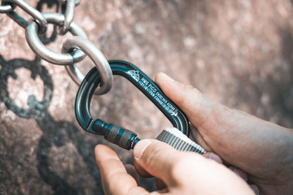 HMS Pico Easylock Karabiner schwarz | 97 × 65 mm | EN 12275, EN 362, UIAA 121 zertifiziert | 21 kN längs, 7 kN offen, 8 kN quer | 20 mm Schnapperöffnung | 60 g leicht | Bergsport & Sicherung