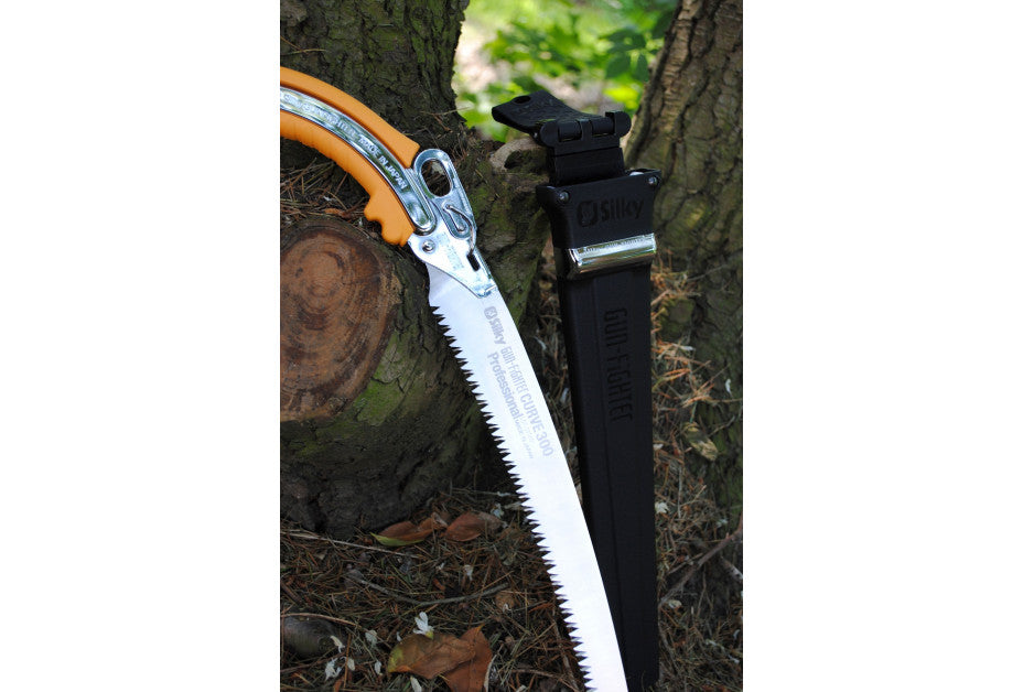 SILKY- Premium Japansäge 330 mm: gebogenes, nickelbeschichtetes Blatt aus Authentic Japanese Steel mit progressiver Verzahnung (8,5–6 Z/30 mm) – ideal für frisches Holz | Kerbe 1,4 mm, 465 g. & Köcher
