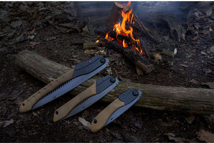 SILKY- Gomboy Curve Outback Edition 240 mm: grob verzahnte Klappsäge (8 Z/30 mm) mit gebogener Klinge aus Premium Japanese Steel, schwarzer Nickel-Zinn-Beschichtung – Bushcraft & Jagd.
