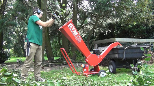 Häcksler 600 mit Loncin G200F Motor 6 PS / 4,4 kW | max. 5 cm Astdurchmesser | Rotorschreddersystem mit 2 PRO-Messern + Gegenmesser | kompakt, klappbar, Profiqualität für Garten & Landschaft